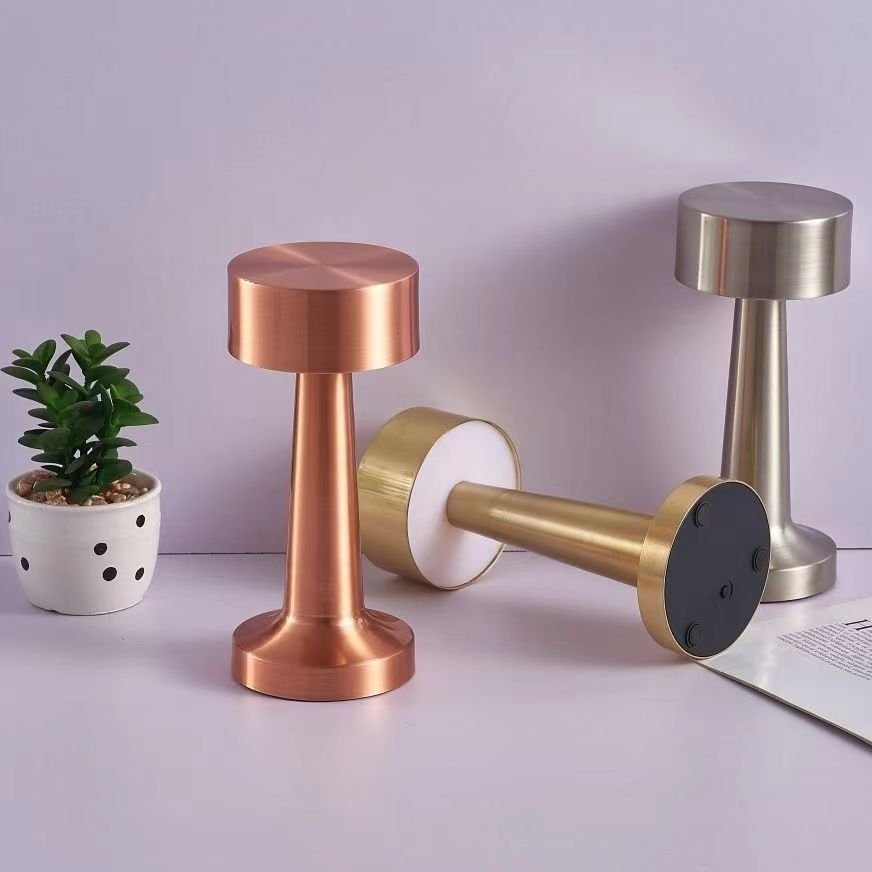 Three Color Switching Table Lamp (Golden)