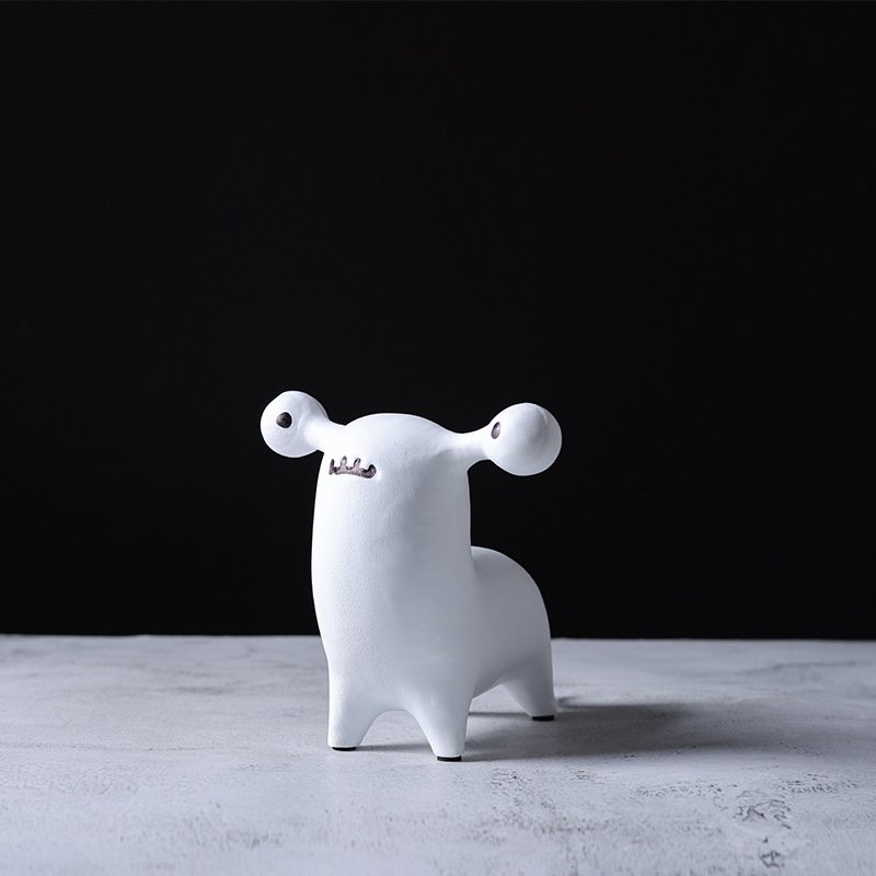 Modern Nordic Creative Cartoon Abstract Characters, Animal Resin Handicrafts, Home Decoration, Model Room Soft Decorations (white)